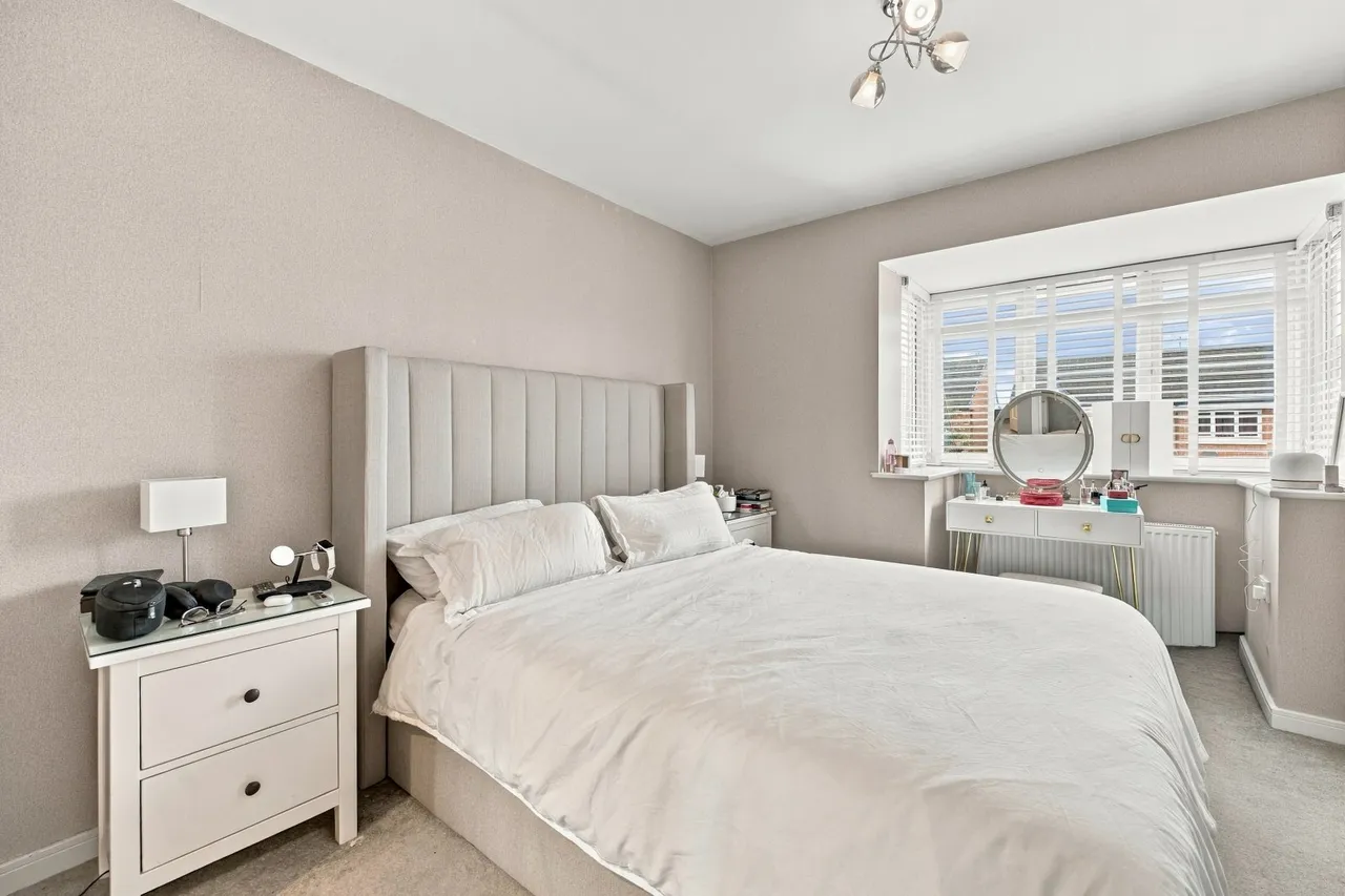 Chelmer Way, Eccles, M30, photo 6