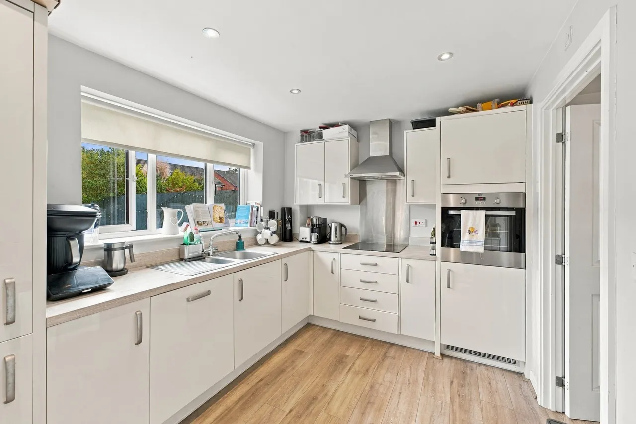 Chelmer Way, Eccles, M30, photo 4
