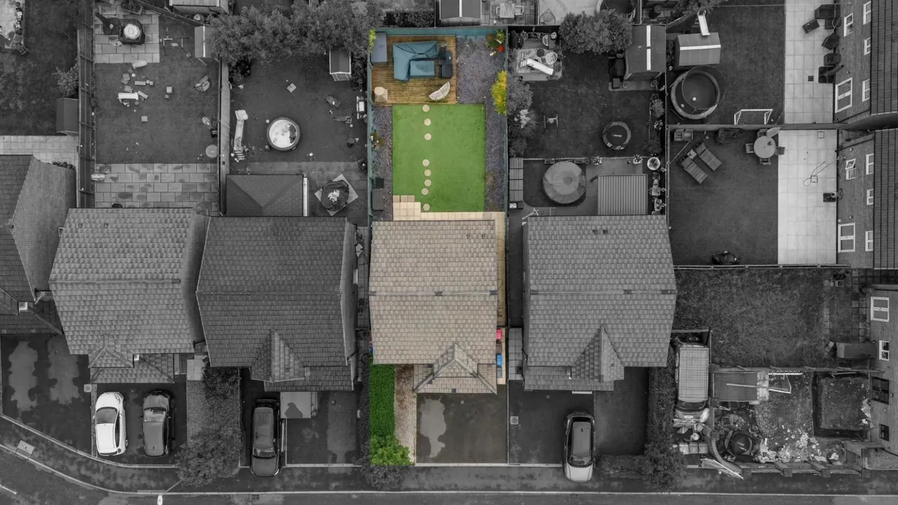 Chelmer Way, Eccles, M30, photo 17