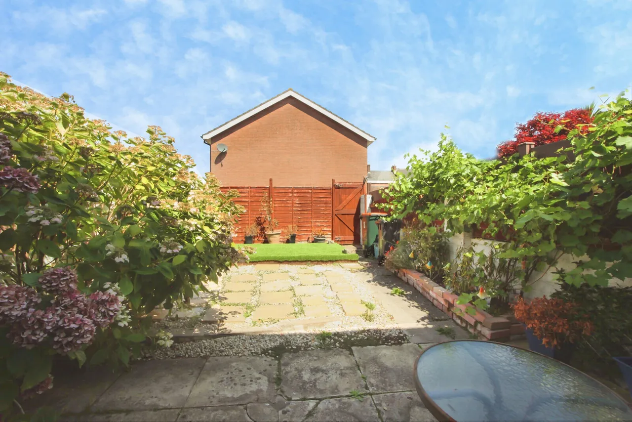 St. Julians Court, Newport, NP19, photo 15
