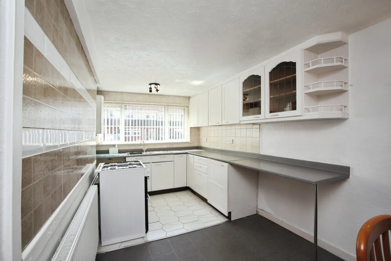 St. Julians Court, Newport, NP19, photo 6