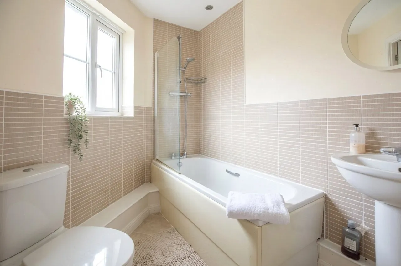 Emerson Square, Bristol, BS7, photo 10