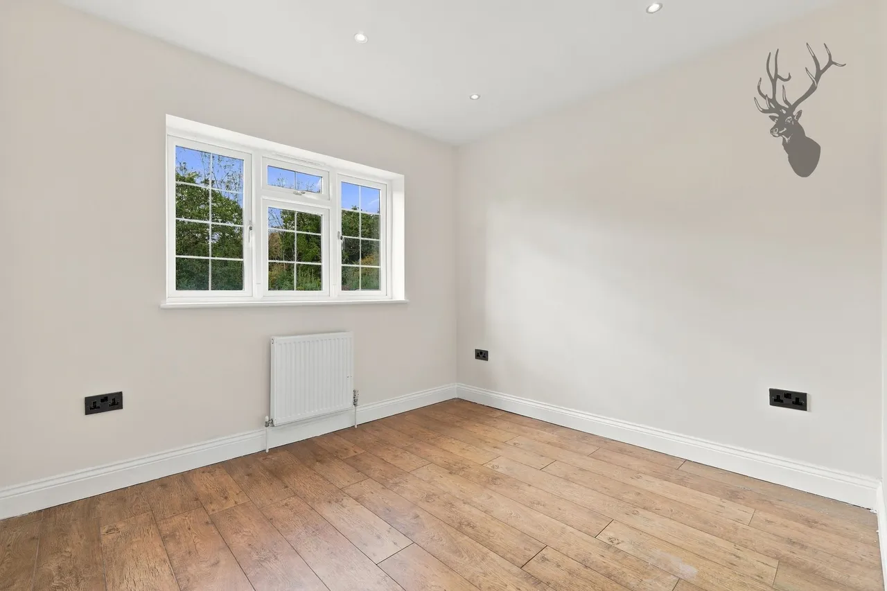 Morgan Crescent, Theydon Bois, CM16, photo 22