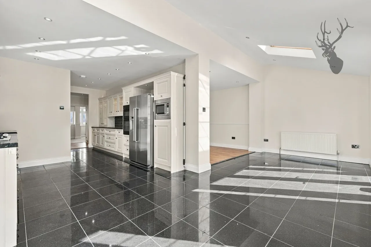 Morgan Crescent, Theydon Bois, CM16, photo 9