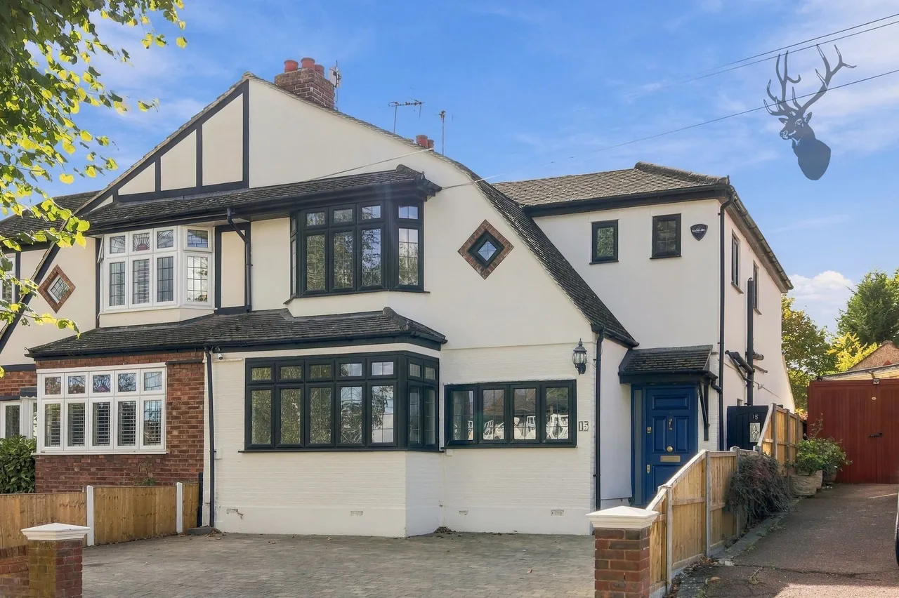 4 bed house for sale, Morgan Crescent, Theydon Bois, CM16