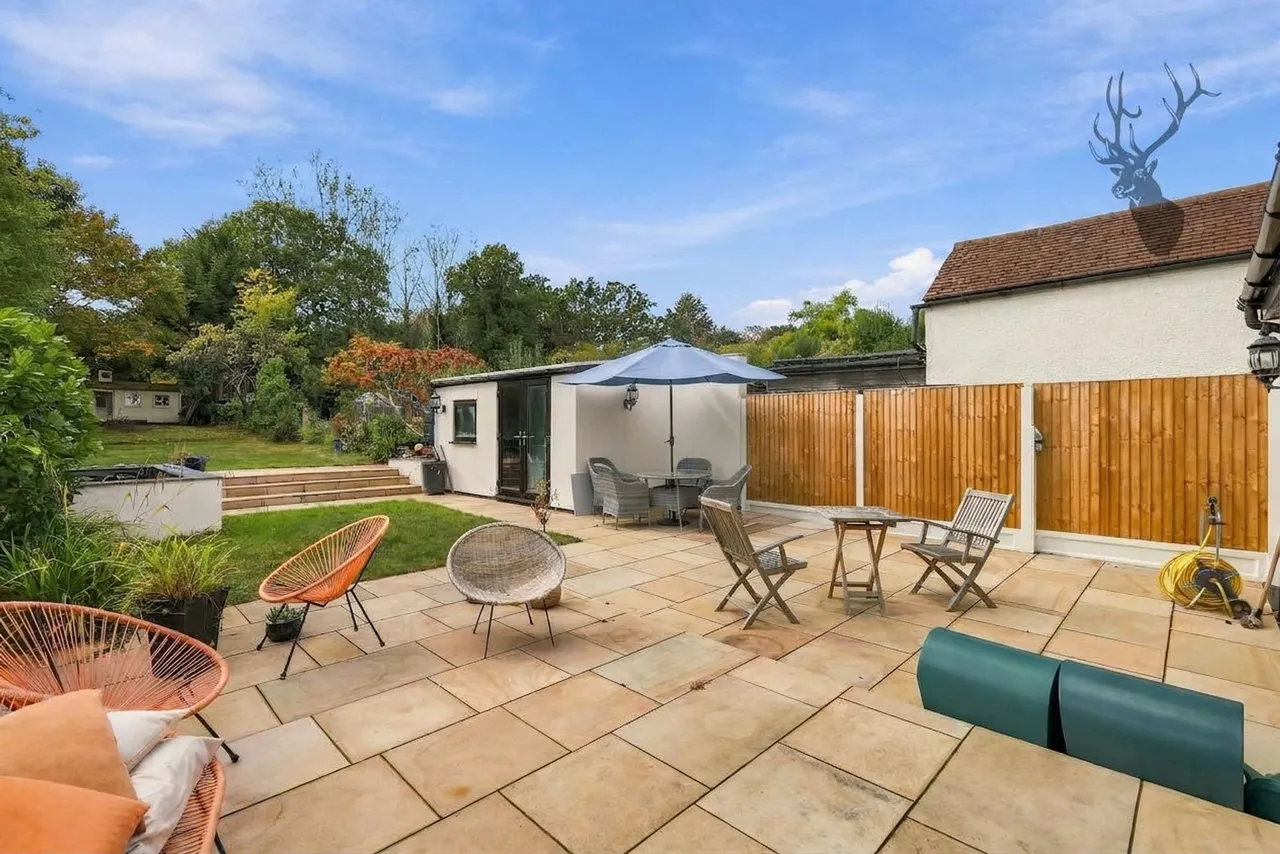 Morgan Crescent, Theydon Bois, CM16, photo 2