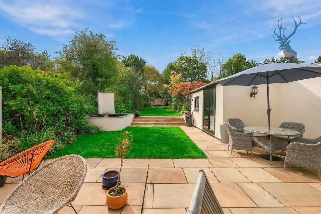 Morgan Crescent, Theydon Bois, CM16, photo 29