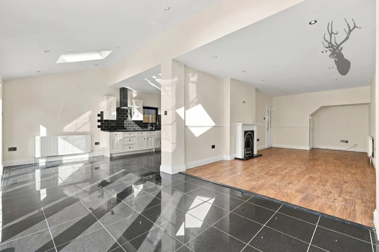 Morgan Crescent, Theydon Bois, CM16, photo 11