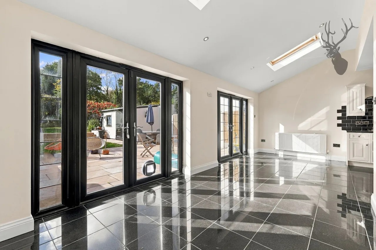 Morgan Crescent, Theydon Bois, CM16, photo 10