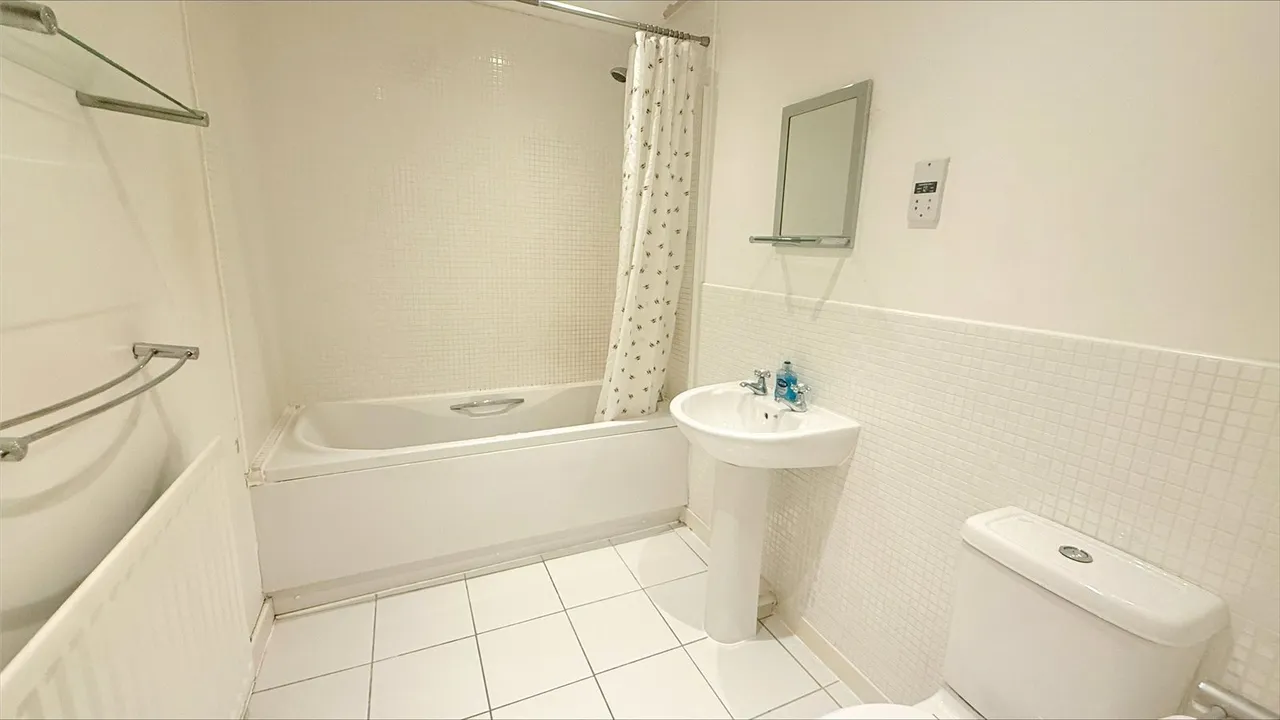 Chaloner Grove, Wakefield, West Yorkshire, WF1, photo 3