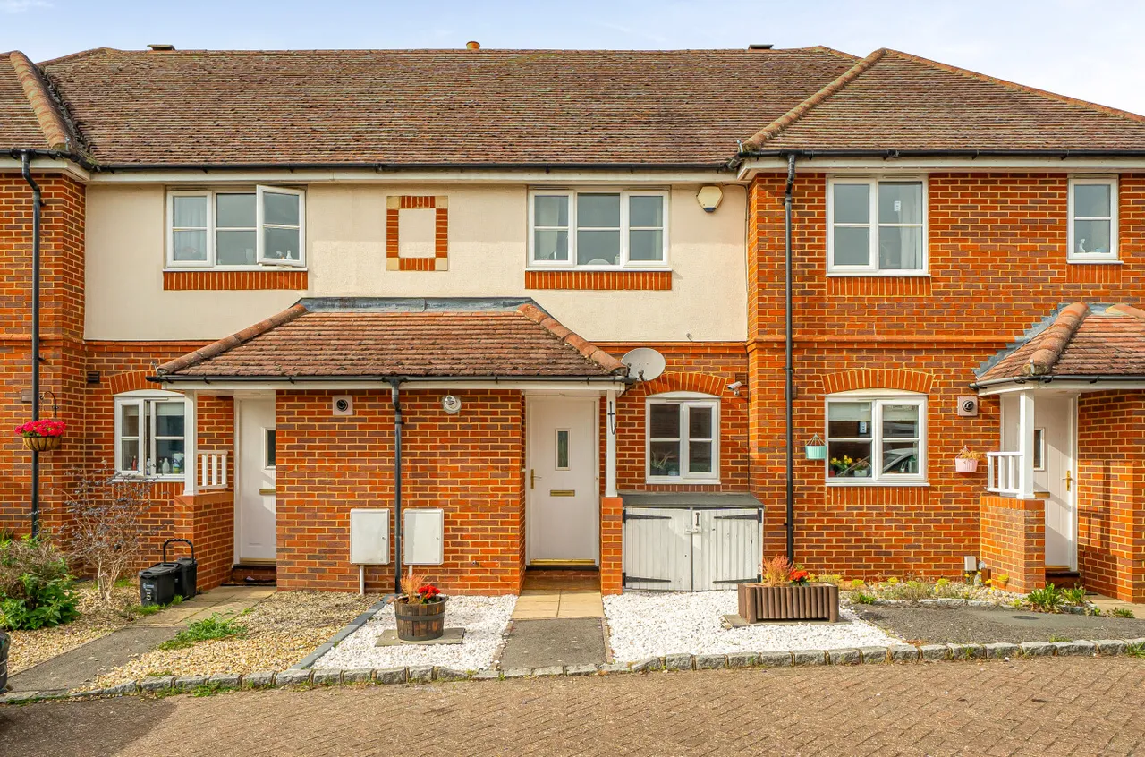 2 bed property for sale, Norton Road, Wokingham, RG40