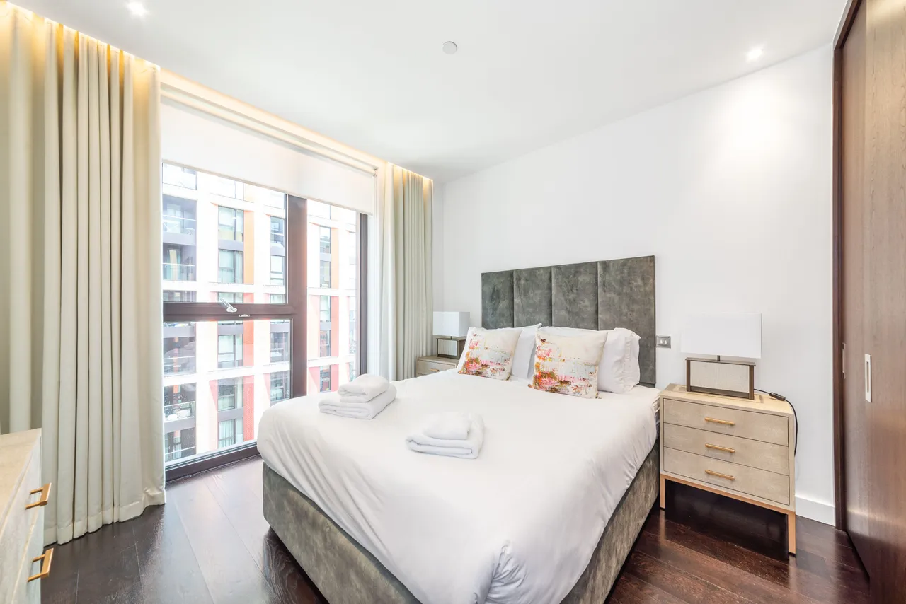31 Thornes House, Charles Clowes Walk, The Residence, 40-42 Ponton Road, London, photo 4