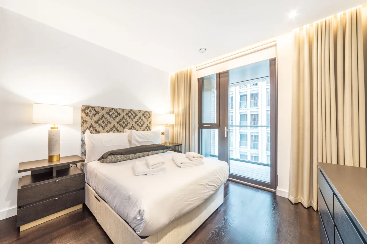 31 Thornes House, Charles Clowes Walk, The Residence, 40-42 Ponton Road, London, photo 6
