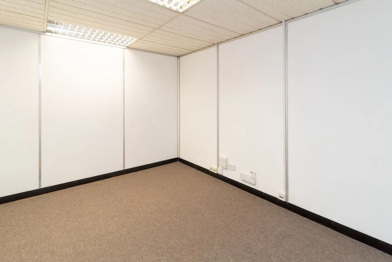 High Street, Edgware, HA8, photo 11