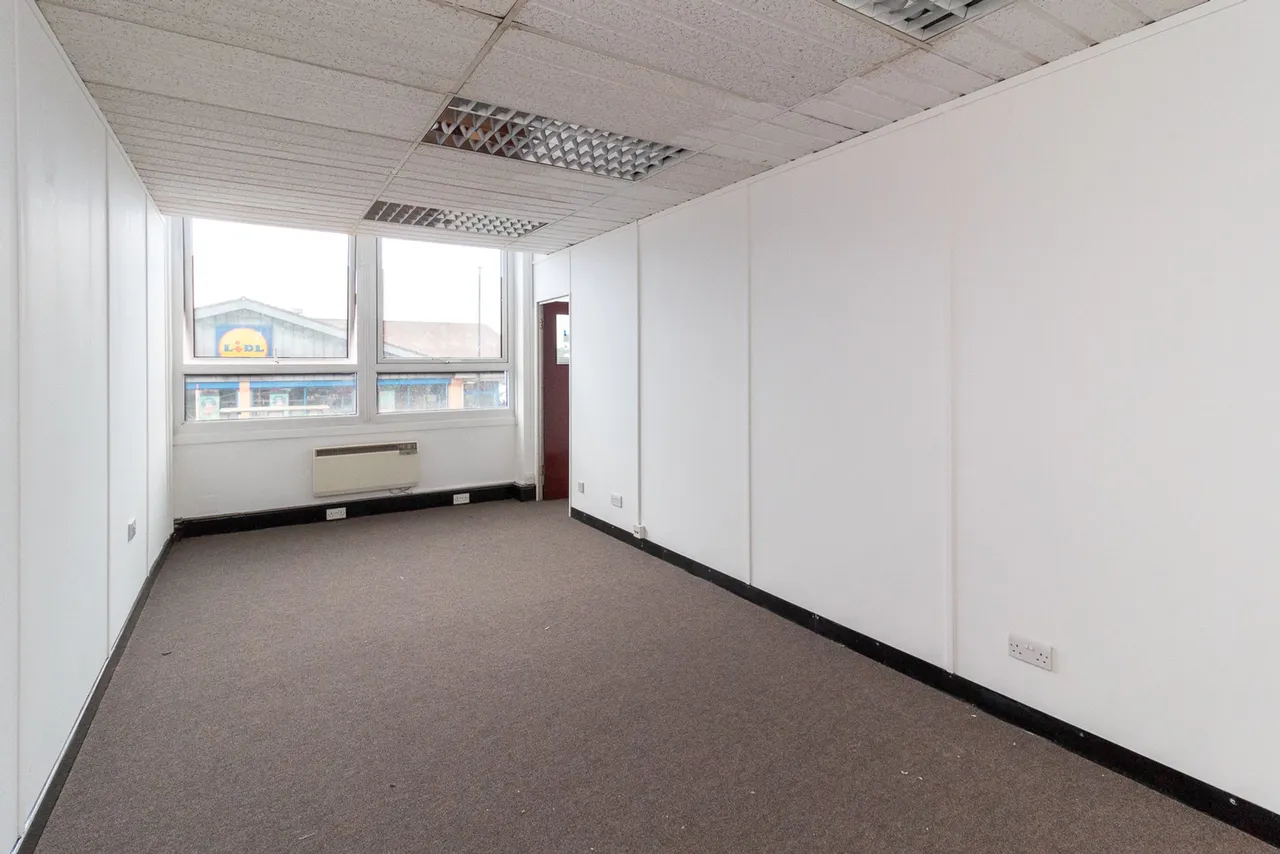 High Street, Edgware, HA8, photo 13