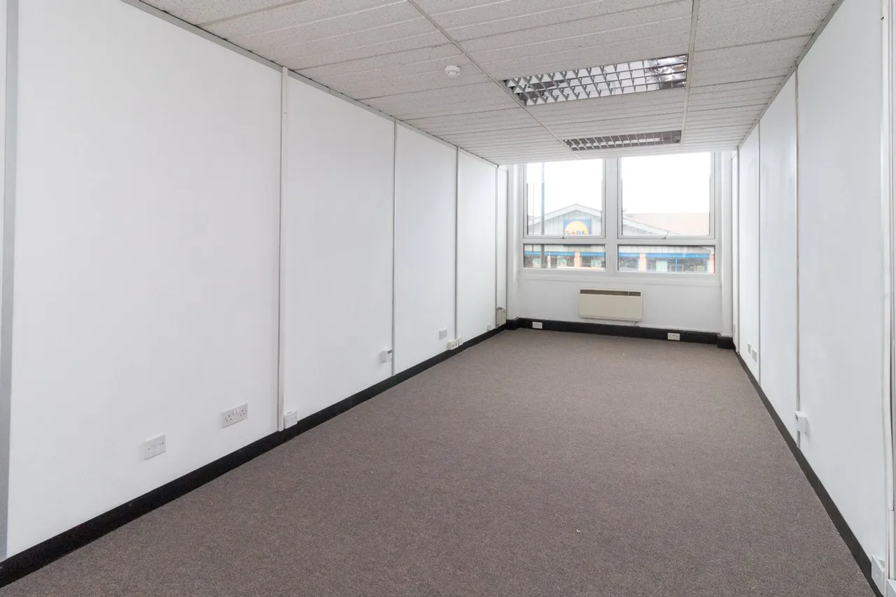 High Street, Edgware, HA8, photo 10