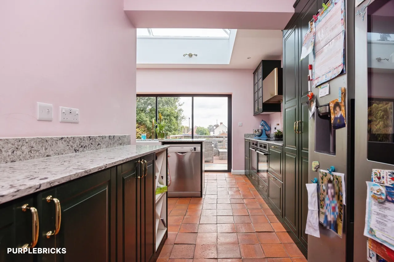 Bryanstone Avenue, Guildford, GU2, photo 8