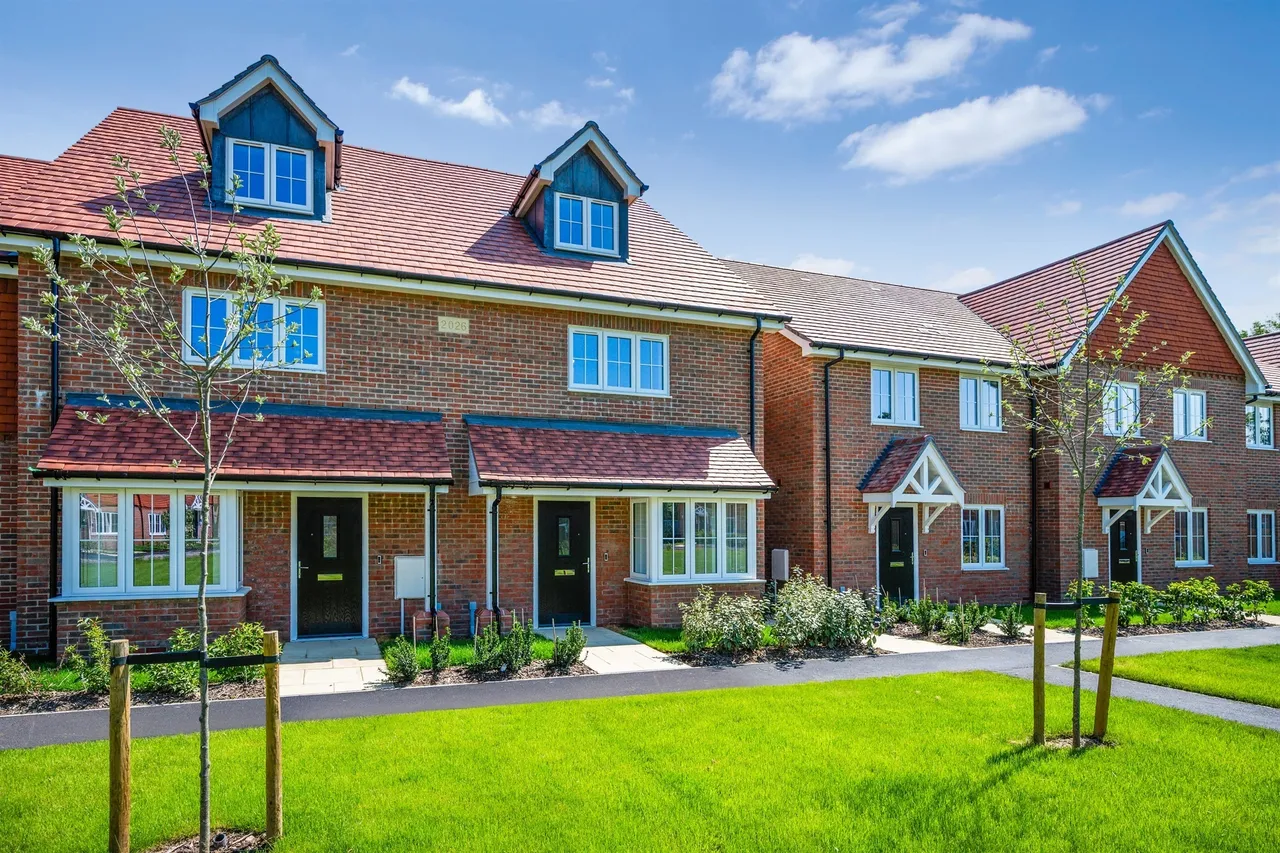 4 bed house for sale, Haroldslea Drive, Horley, RH6