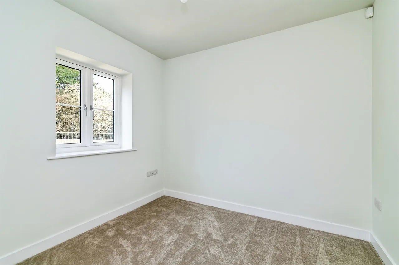 Coventry Lane, Bramcote, NG9, photo 8