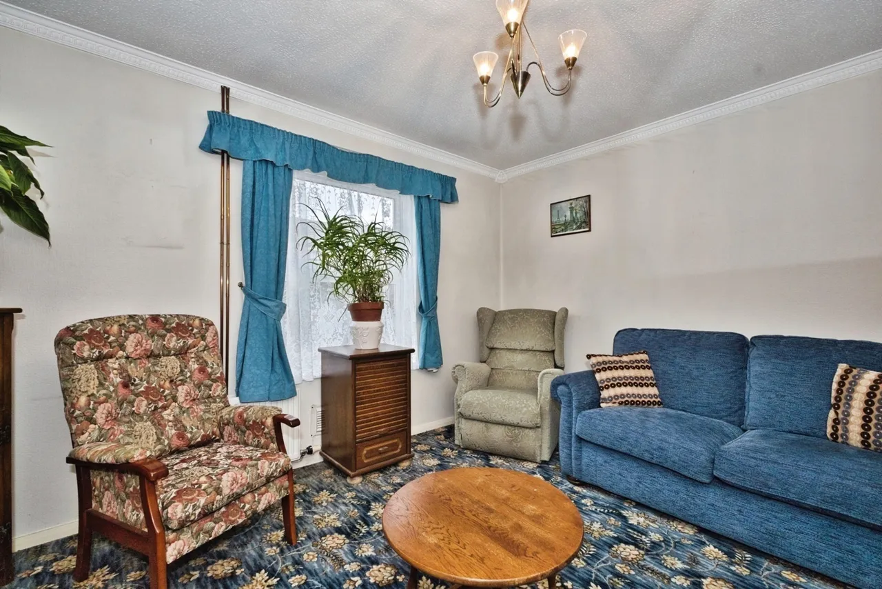 St. Brides Close, Glastonbury, BA6, photo 2