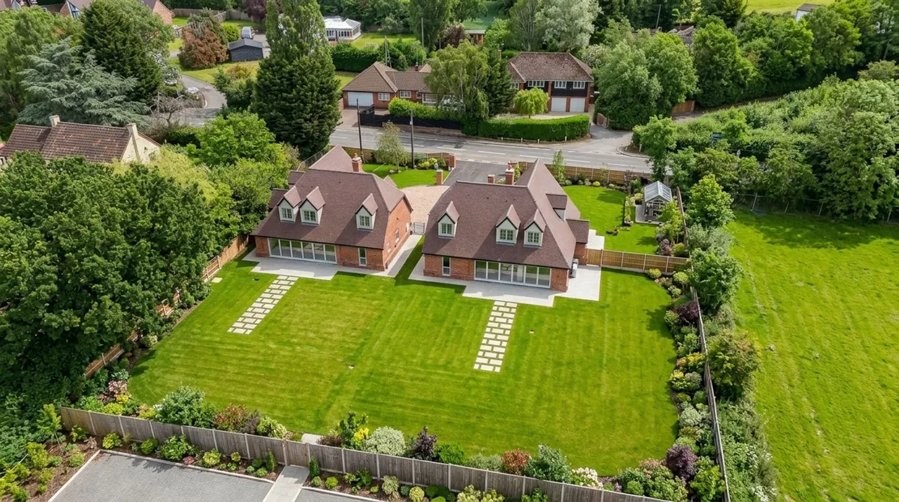 Birmingham Road, Mappleborough Green, B80, photo 18