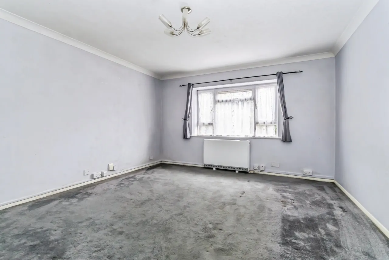 Nineham Court, Milton Road, Caterham, Surrey, CR3, photo 6
