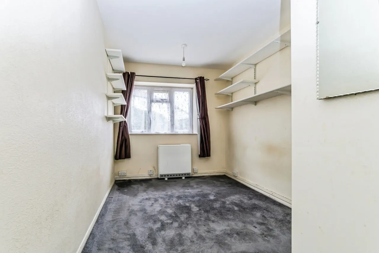Nineham Court, Milton Road, Caterham, Surrey, CR3, photo 8