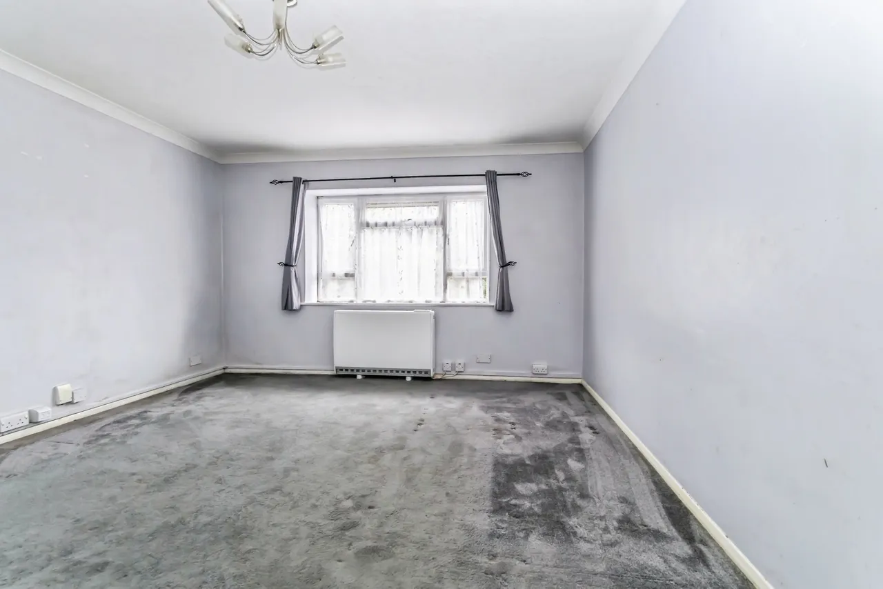 Nineham Court, Milton Road, Caterham, Surrey, CR3, photo 12