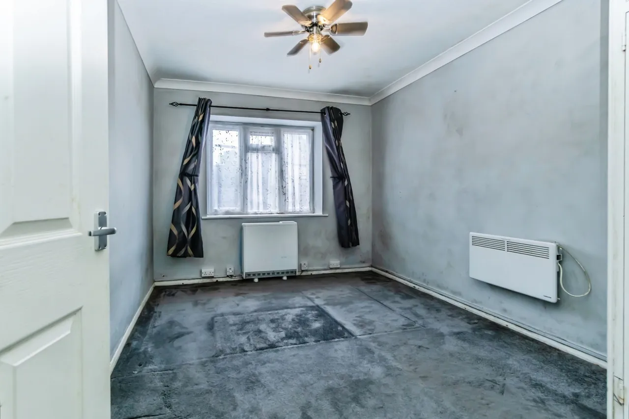 Nineham Court, Milton Road, Caterham, Surrey, CR3, photo 10