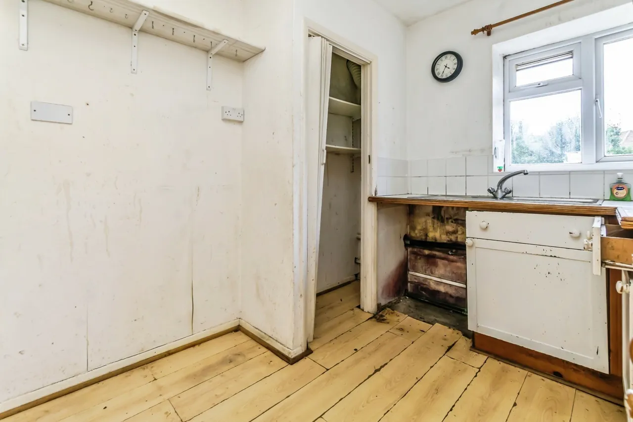 Nineham Court, Milton Road, Caterham, Surrey, CR3, photo 4