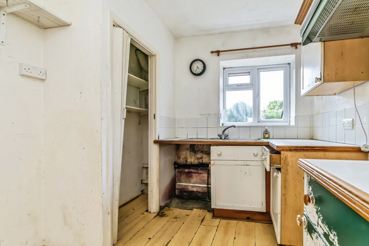 Nineham Court, Milton Road, Caterham, Surrey, CR3, photo 13