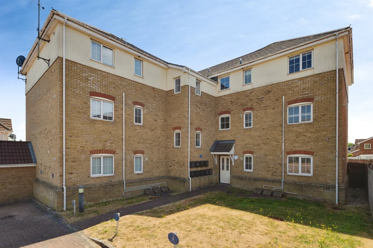 2 bed flat for sale — Byron Close, Stowmarket