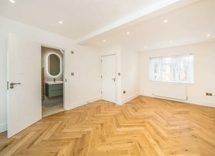 Summers Lane, North Finchley, N12, photo 2