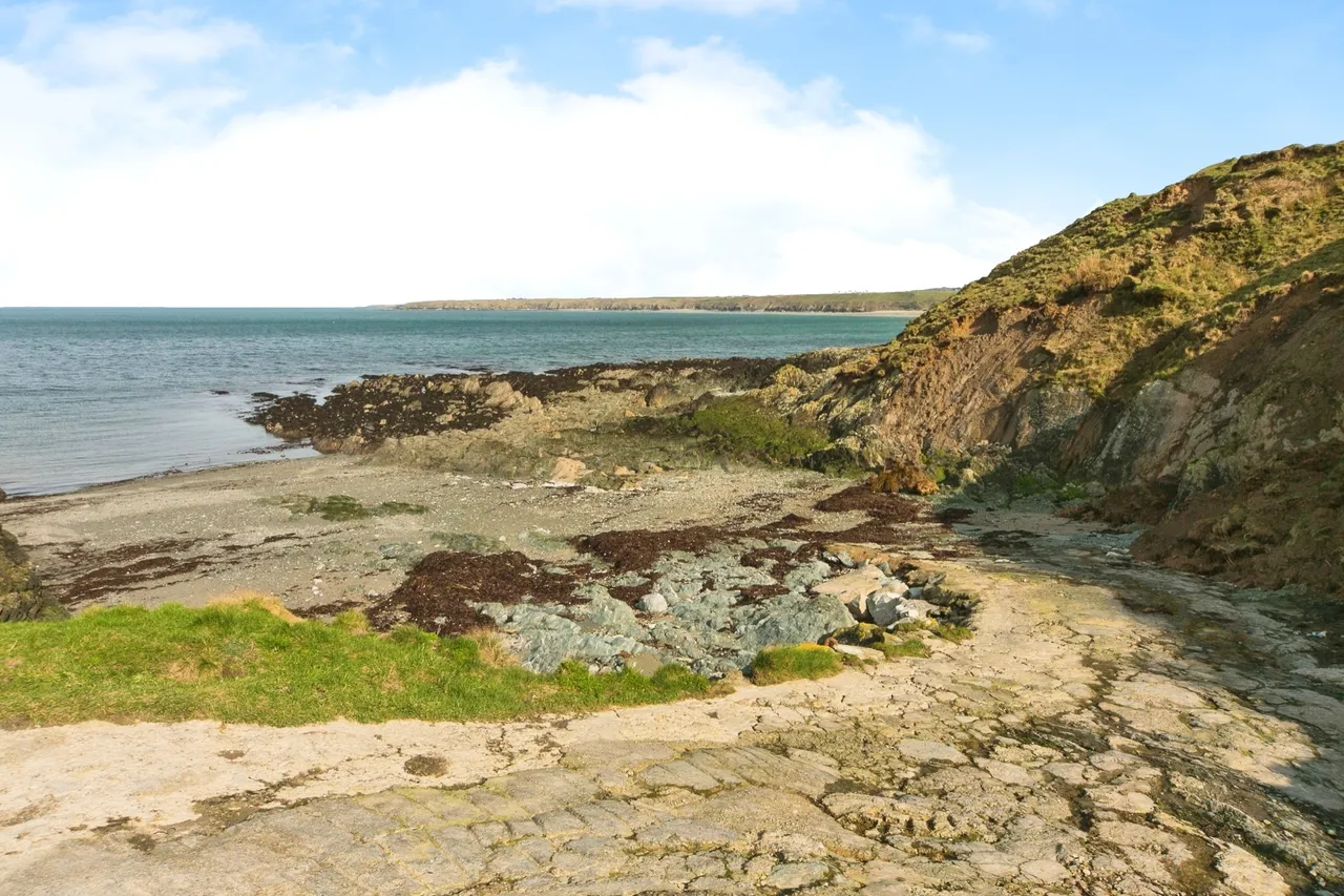 Llangwnadl, Llyn Peninsula, LL53, photo 17
