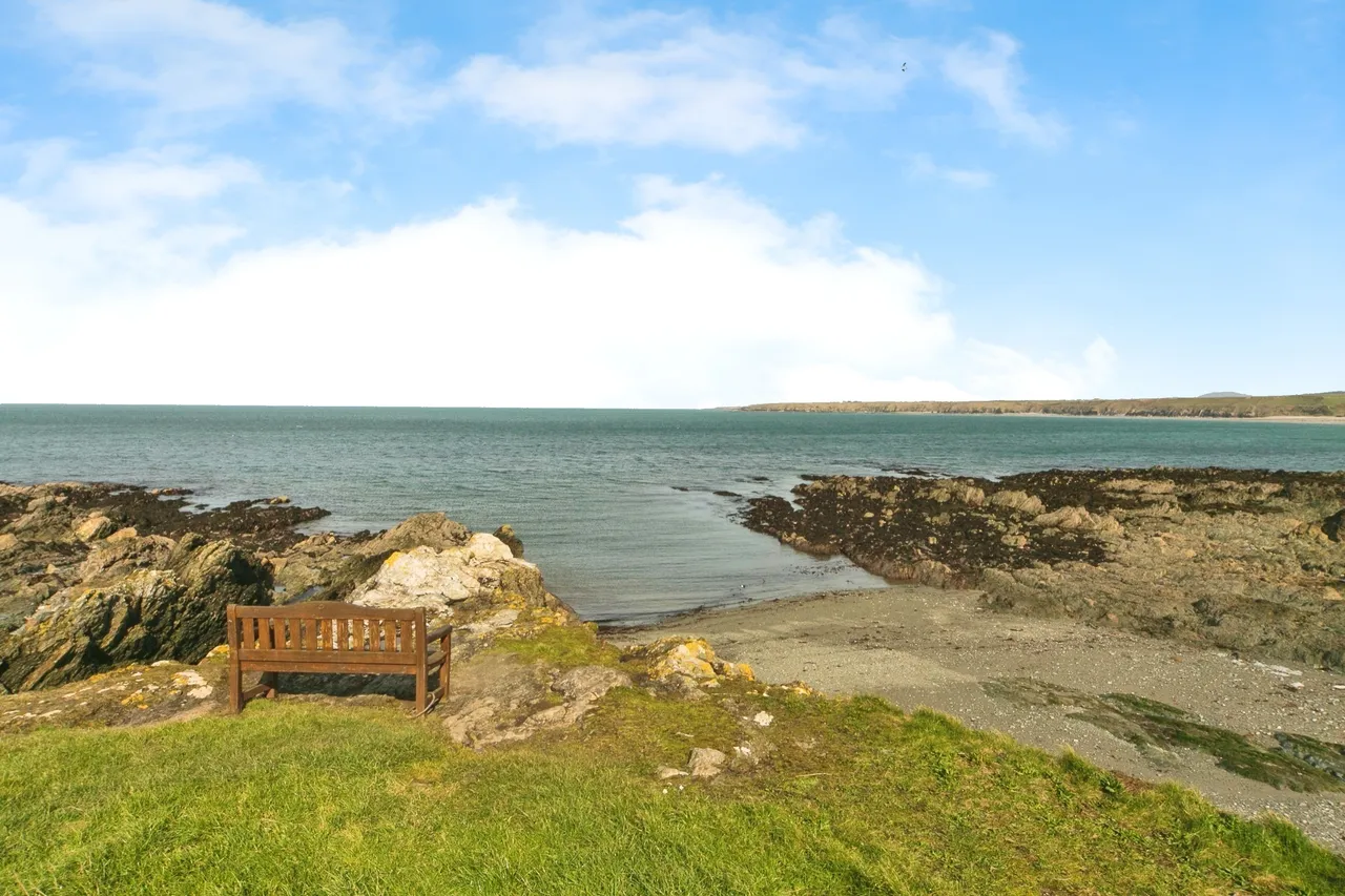 Llangwnadl, Llyn Peninsula, LL53, photo 19