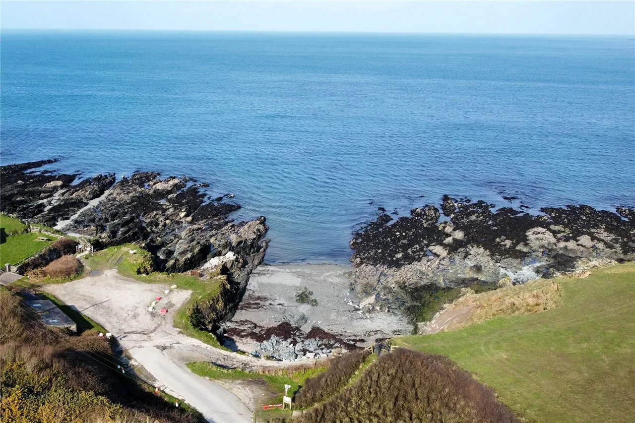 Llangwnadl, Llyn Peninsula, LL53, photo 4