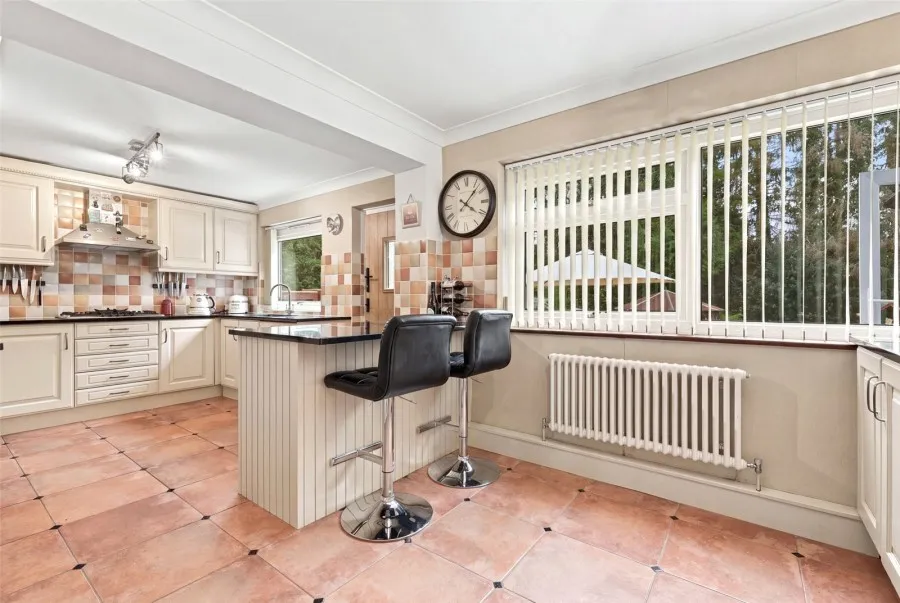 with 4 bedrooms in Little Hadham, Ware, SG11, photo 20