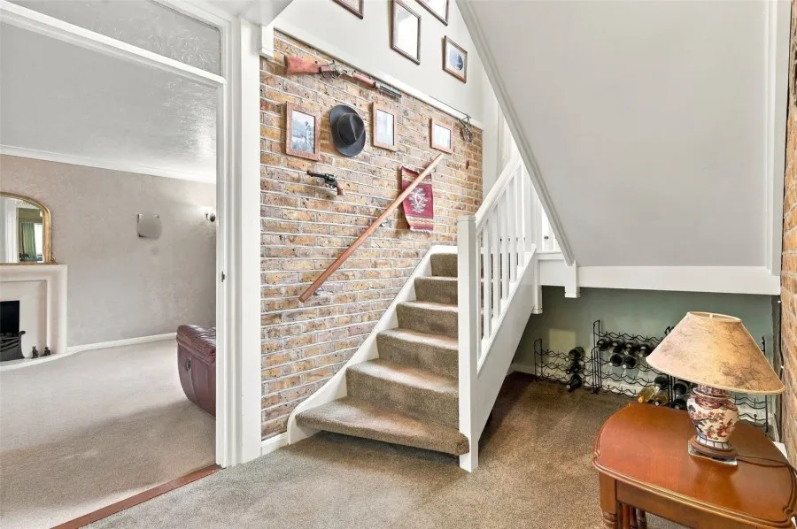 with 4 bedrooms in Little Hadham, Ware, SG11, photo 7