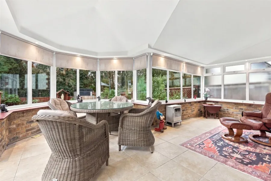 with 4 bedrooms in Little Hadham, Ware, SG11, photo 4