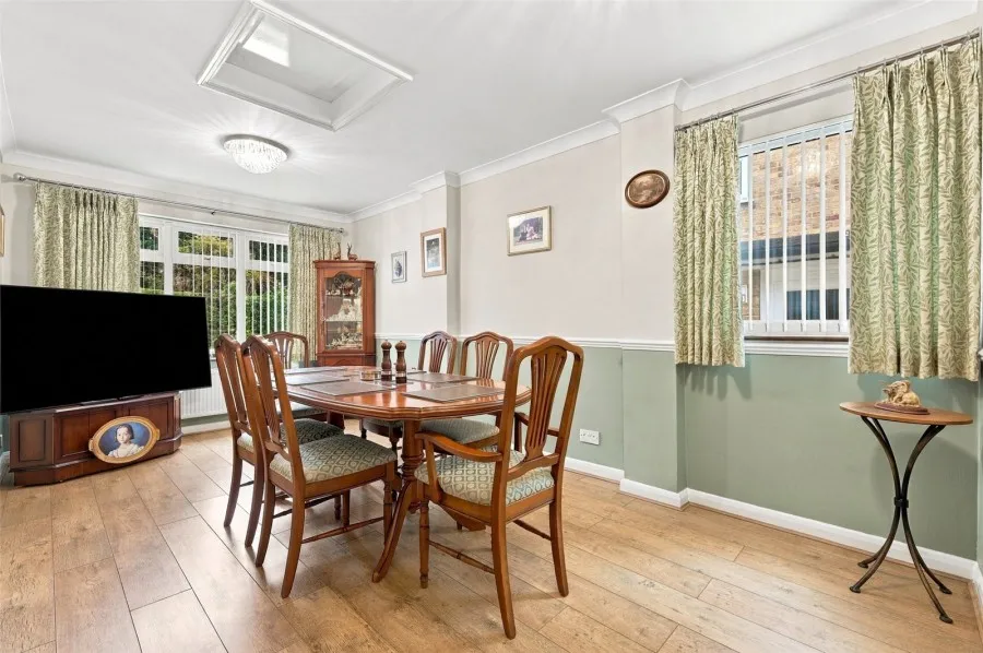 with 4 bedrooms in Little Hadham, Ware, SG11, photo 5