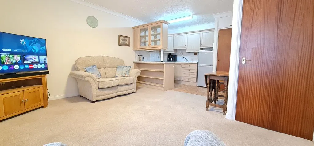 318 - 320 Rayleigh Road, Eastwood, Essex, SS9 5PZ, photo 8