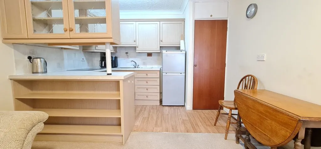 318 - 320 Rayleigh Road, Eastwood, Essex, SS9 5PZ, photo 4