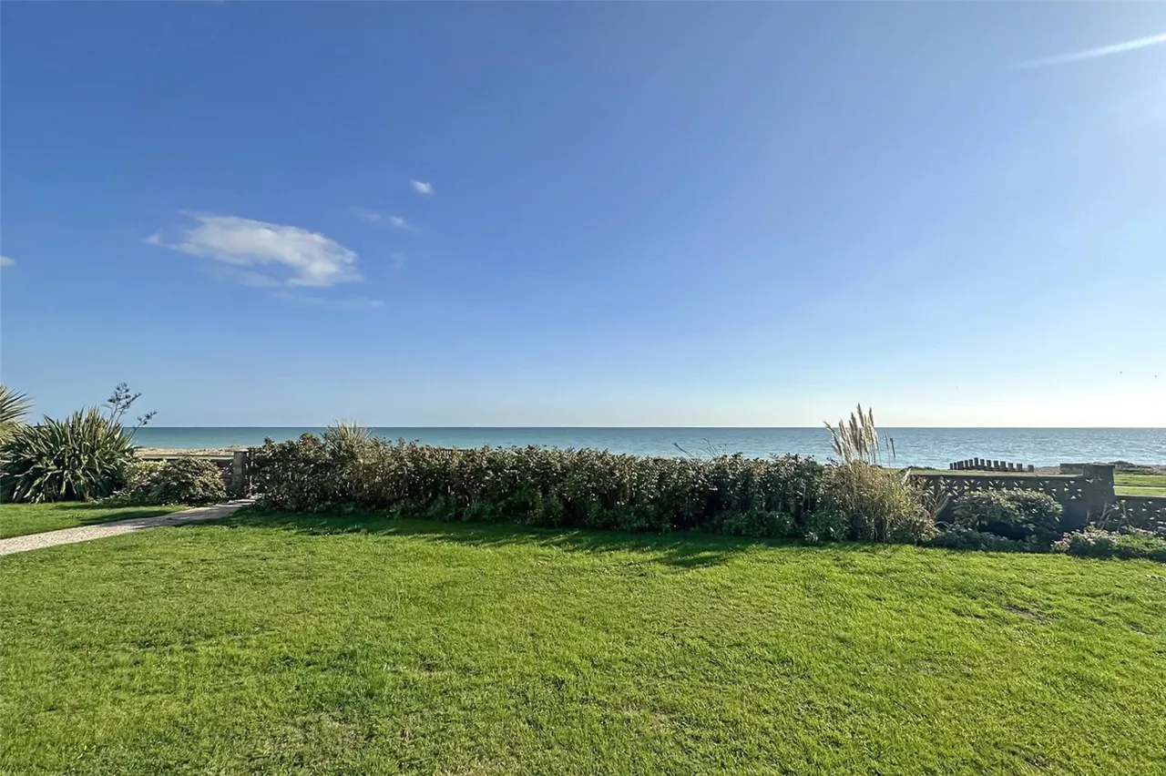 Rustington, Littlehampton, BN16, photo 4