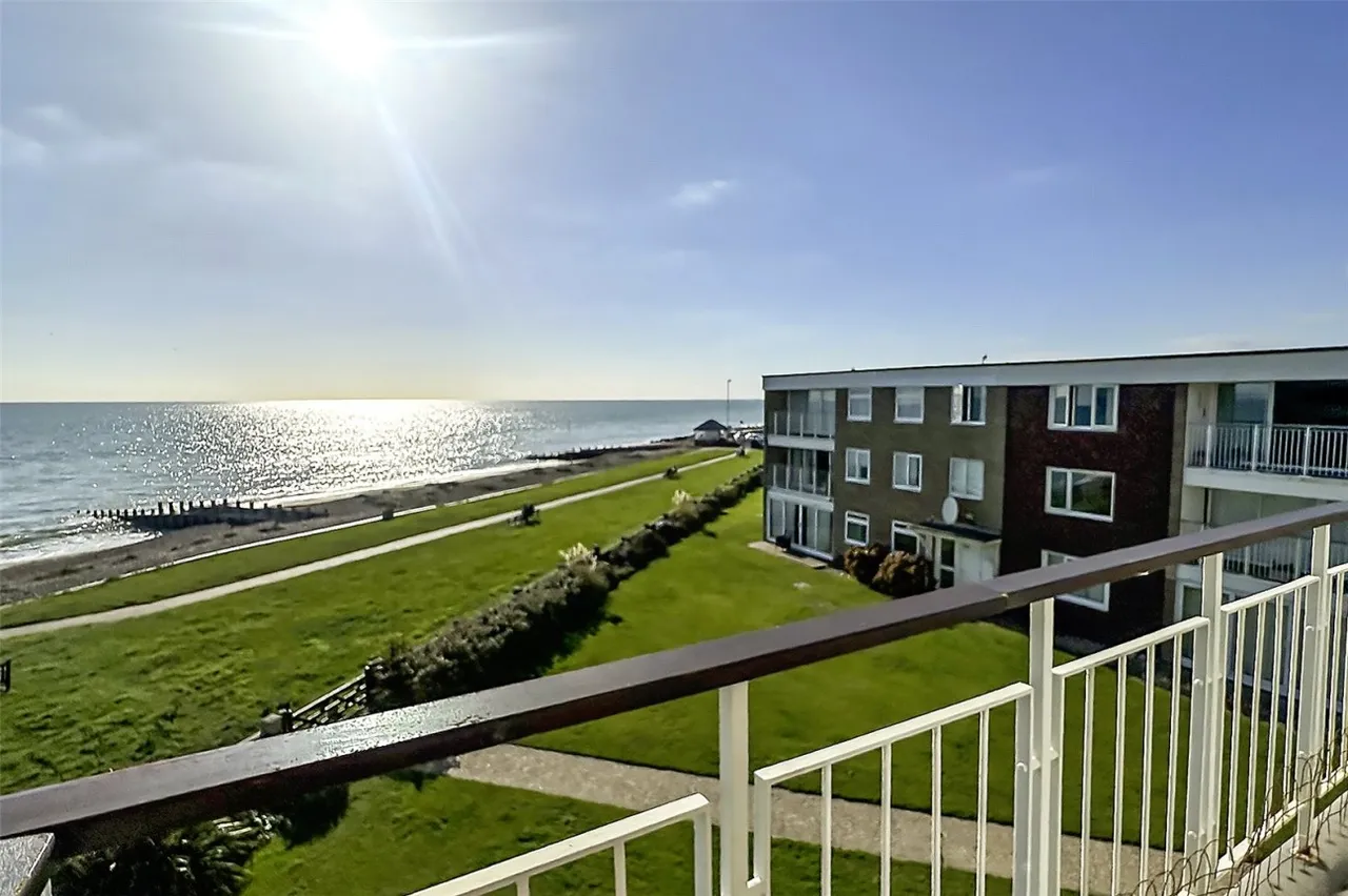 Rustington, Littlehampton, BN16, photo 3
