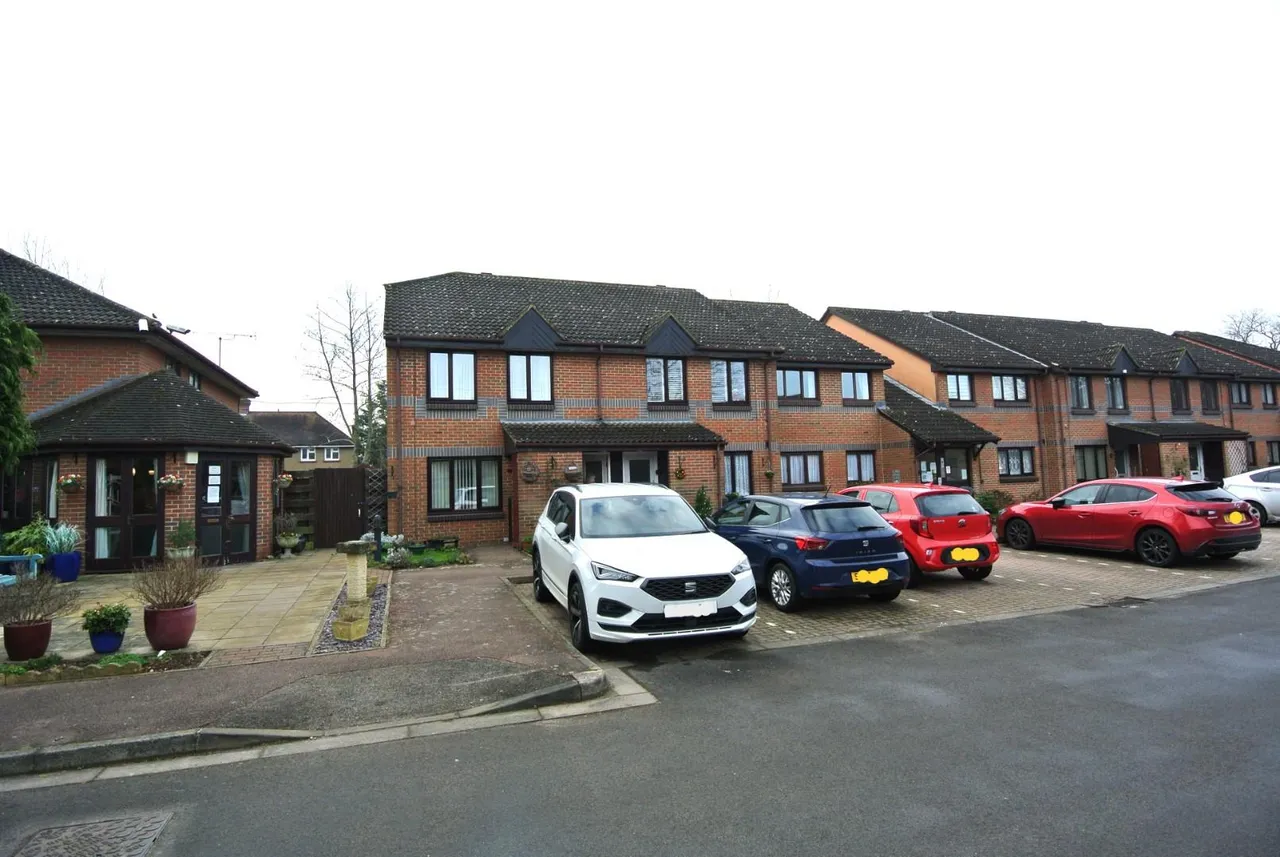 Berryscroft Road, Staines-Upon-Thames, Surrey, TW18 1NA, photo 9