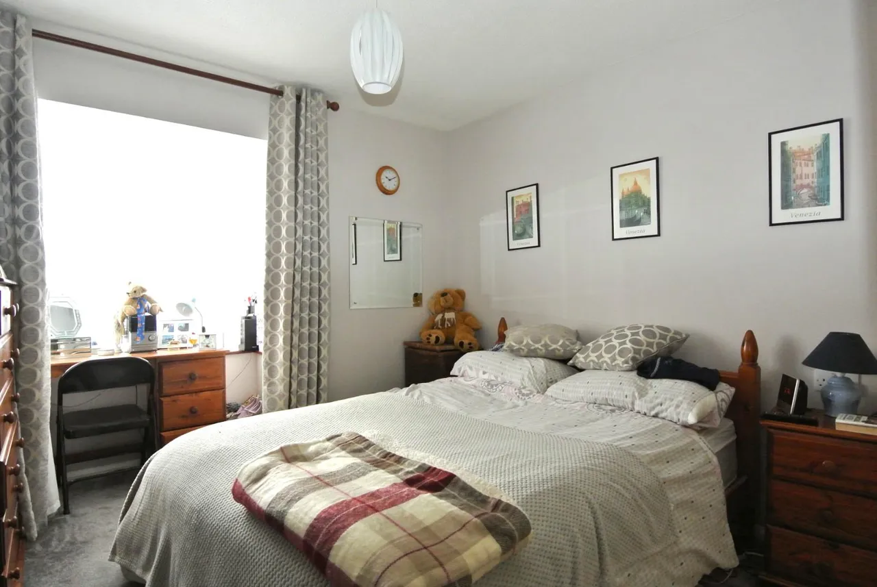 Berryscroft Road, Staines-Upon-Thames, Surrey, TW18 1NA, photo 6