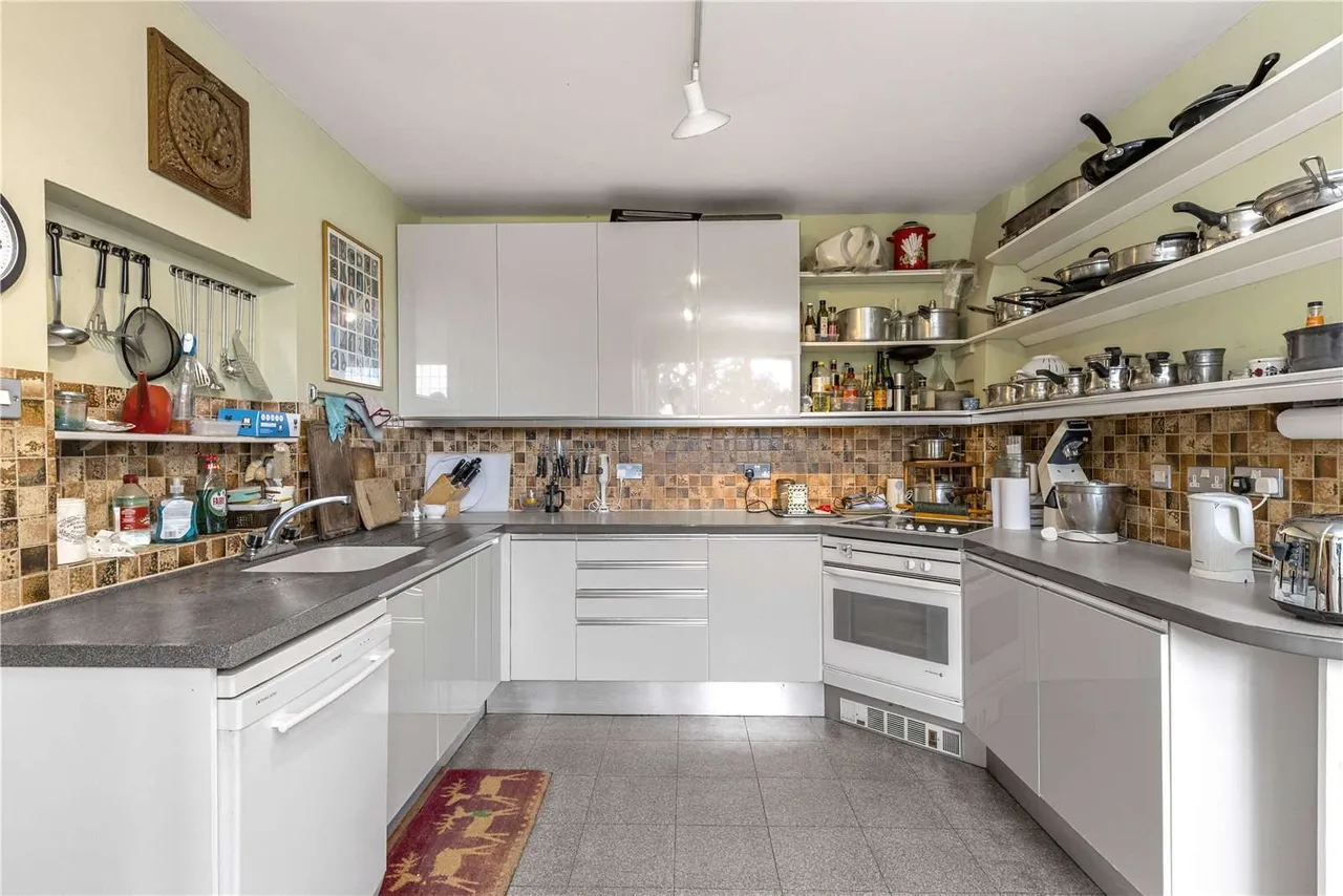 Grenville Road, Shackleford, Godalming, Surrey, GU8 6AX, photo 7