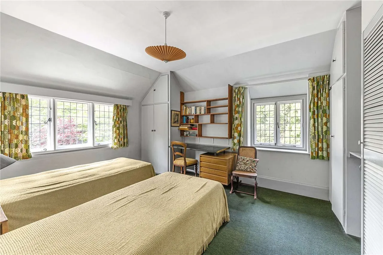 Grenville Road, Shackleford, Godalming, Surrey, GU8 6AX, photo 12