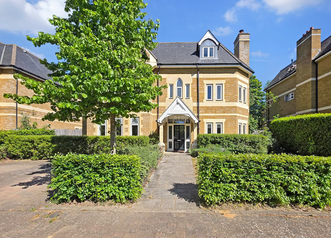 6 bed house for sale, Havanna Drive, Temple Fortune, NW11
