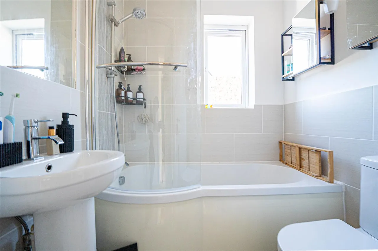 Kensington Close, St. Leonards-On-Sea, photo 9